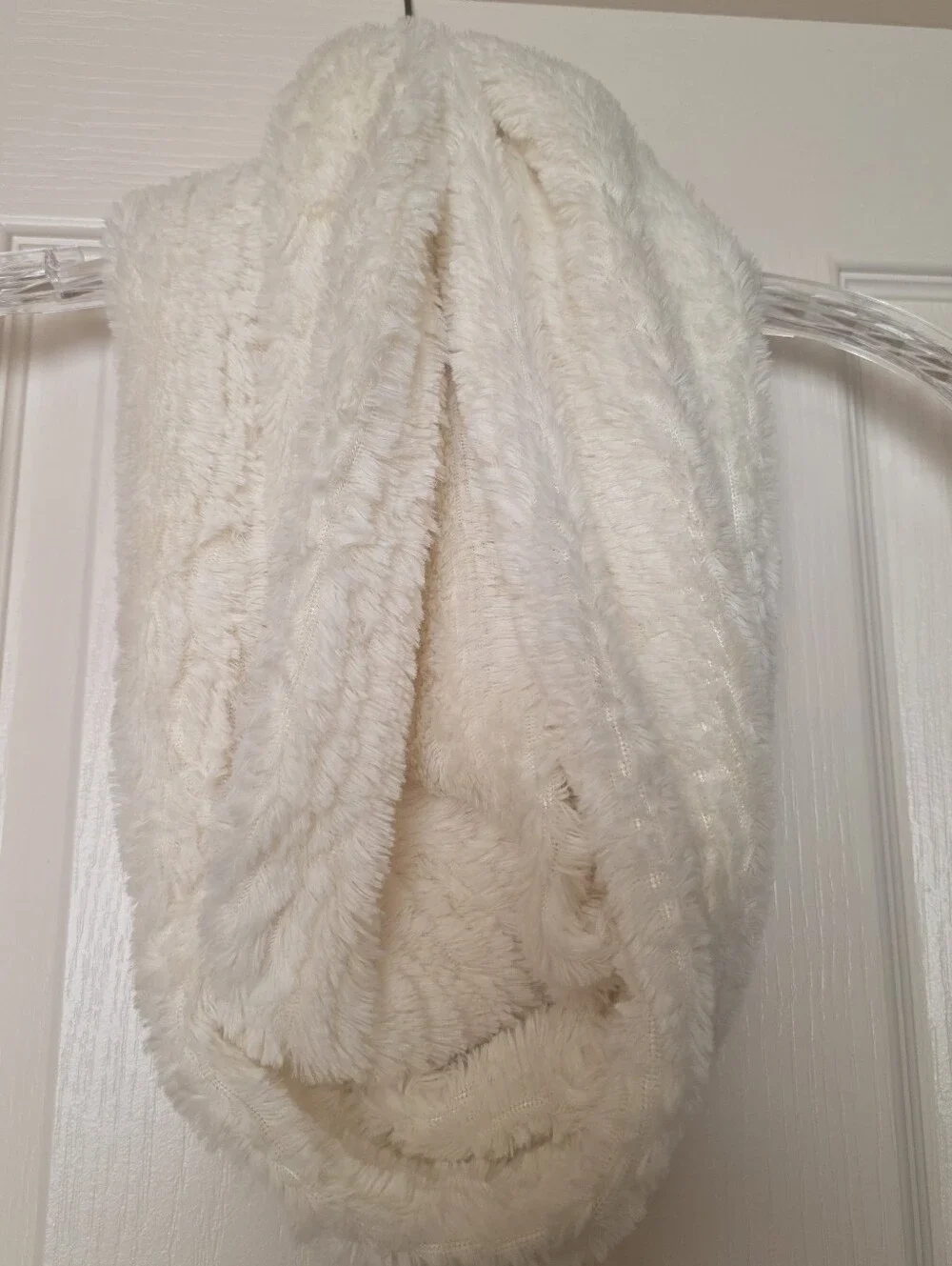 Plaid Pearl Accent Women's Gloves - Black & Cream & A Cream Infinity Scarf